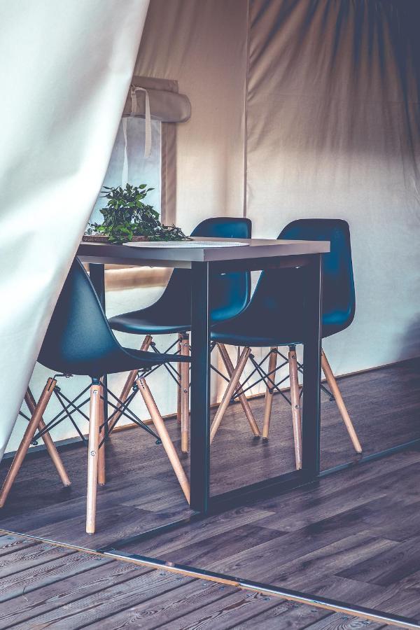 Glamping Pod Gwiazdami Pietrusza Wola Hotel Exterior foto